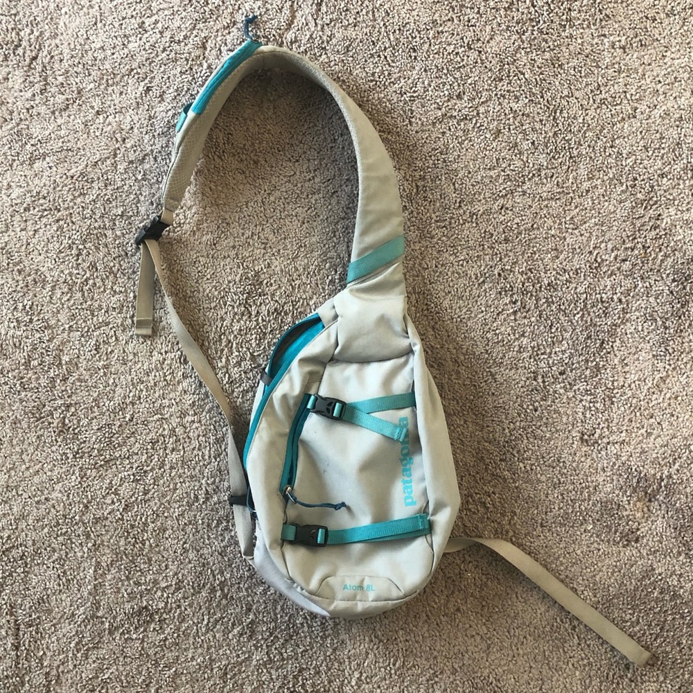 Great condition Patagonia Atom Sling 8L Backpack